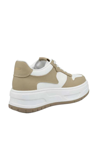sand white